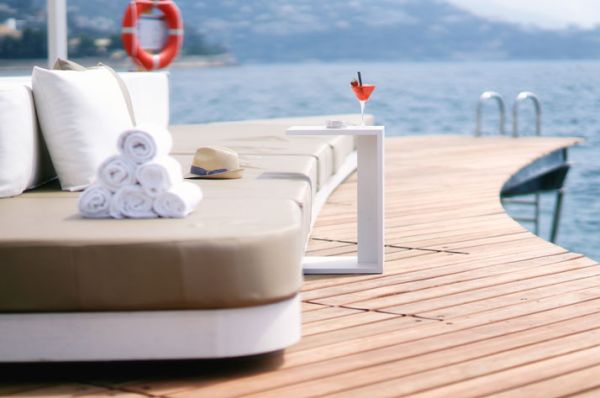 Luxurious floating beach bar provides beautiful sea views