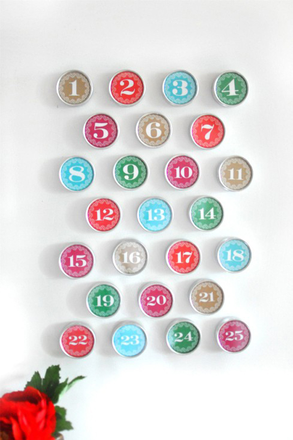 Magnetic wall calendar DIY