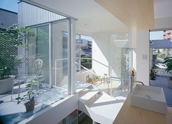 Natural ventilation inside the Chayagasaka house