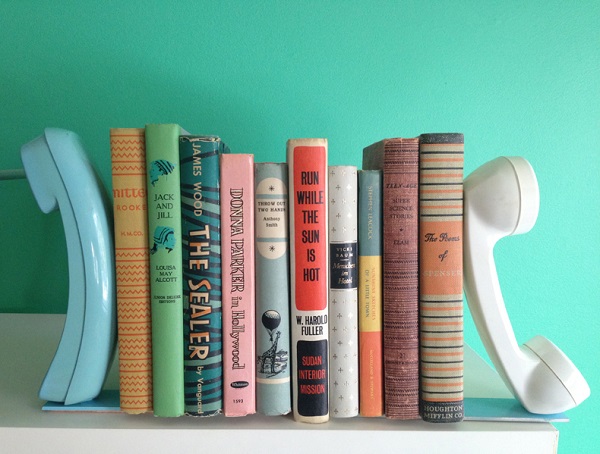 Vintage phone bookend DIY