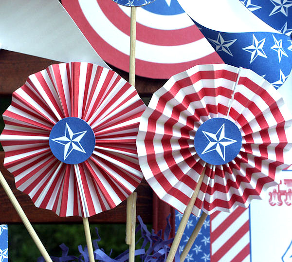 Vintage-style 4th of July party kit