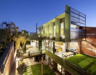 Old Warehouse In Melbourne Acquires A New Lease Of Life!