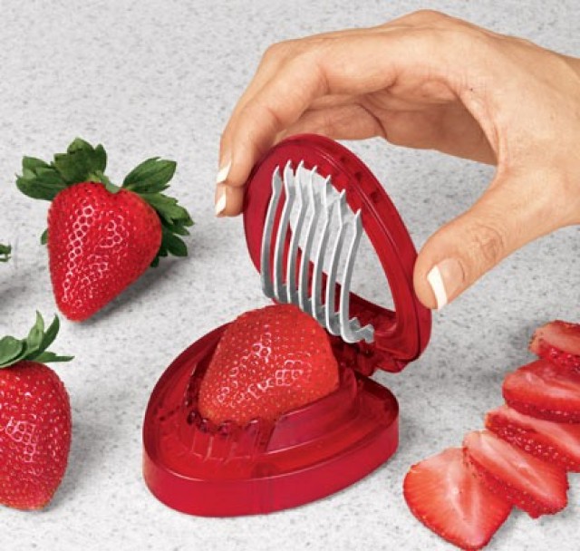 https://cdn.decoist.com/wp-content/uploads/2013/07/strawberry-slicer.jpeg