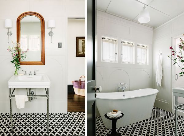 Bathroom in the library house