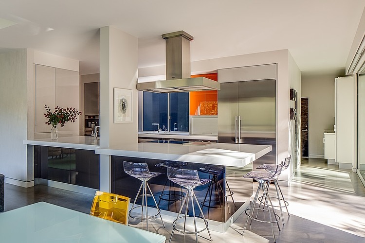 Chic kitchen counter seating