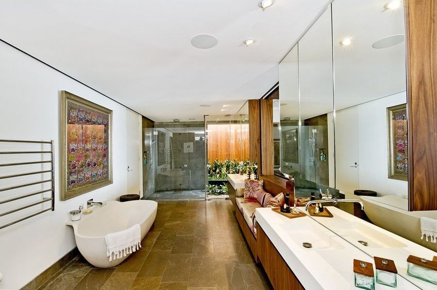 Contemporary bathroom at the Bronte House