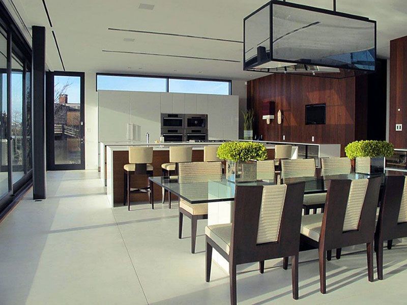 Dining space in the Daniel's Lane House