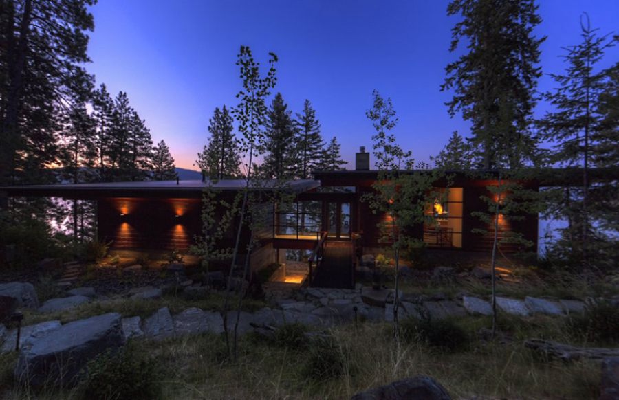 Exterior of the Coeur D’Alene Lake cabin