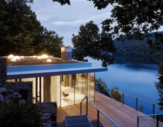 Modern German House Clad in Glass Offers Unabated Lake Views