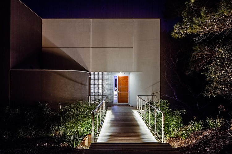 Night view of the Walkway