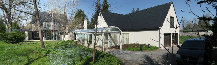 Panoramic view of the entry way