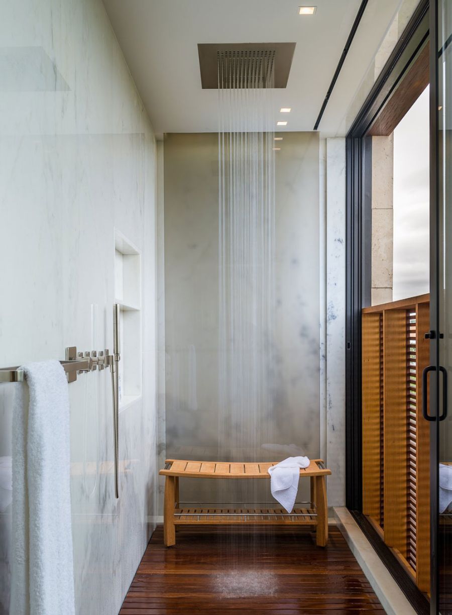 Relaxing shower space