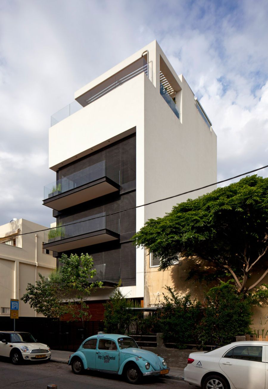 Street facade of Tel Aviv Town House 1