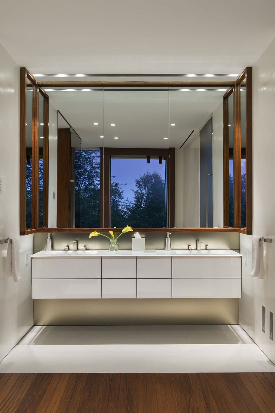 Stylish modern bathroom