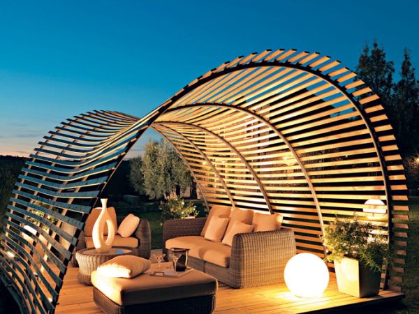 A fascinating twist to the traditional pergola design