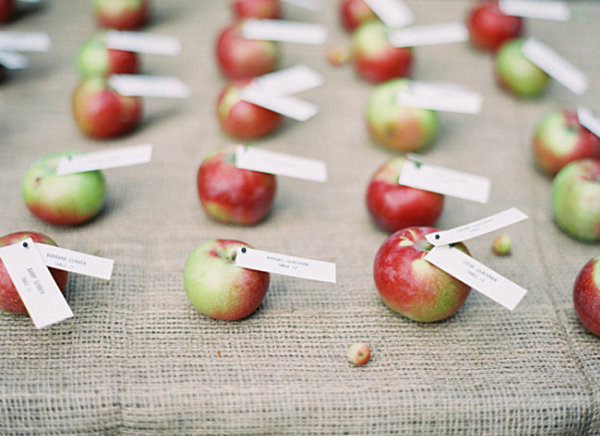 Apple escort cards