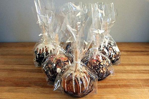 Caramel apple party favors