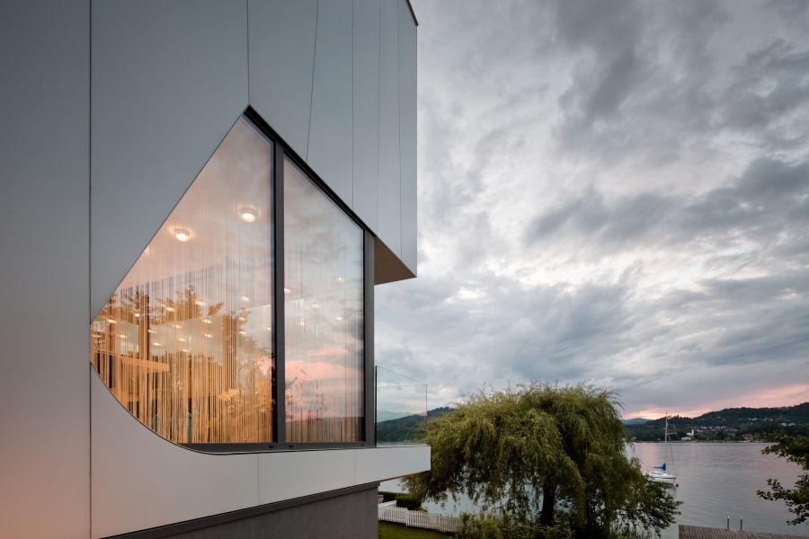 Design allows ample lake views