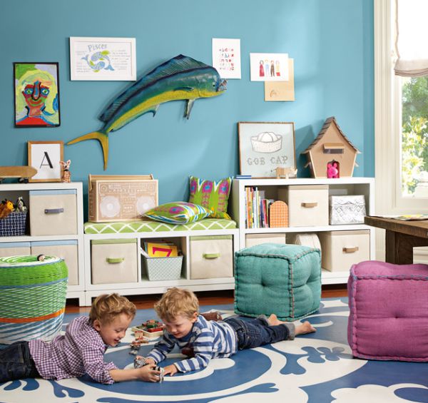 Do not be afraid to bring together a spectrum of colors in the playroom