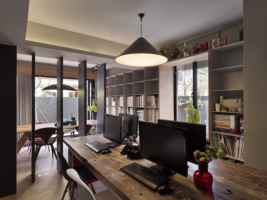 Ergonomic work space concealed beautifully