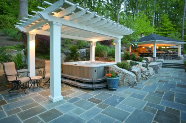 Hot tub under the pergola - For a revitalizing dip!