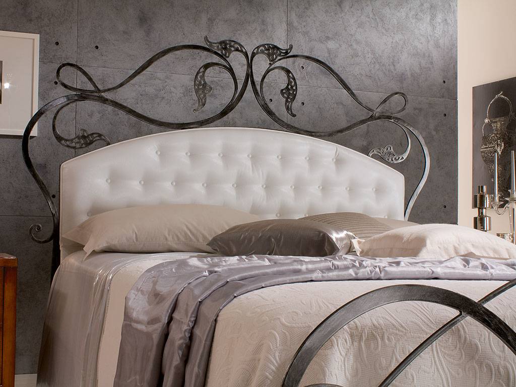 Infabbrica Ethos wrought iron bed with tufted headboard closeup