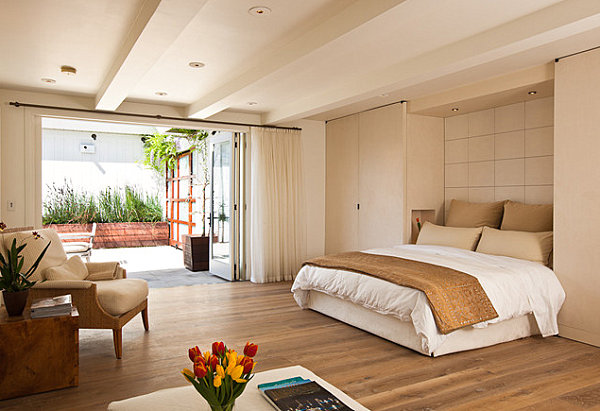 Master suite with balcony garden