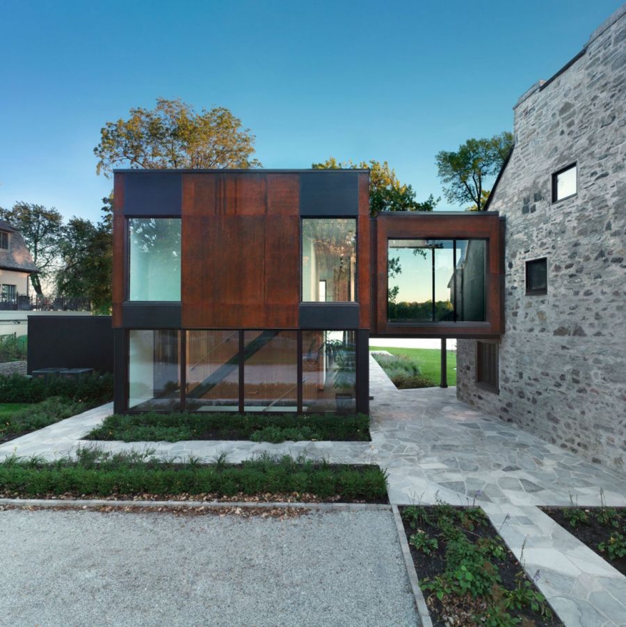 Modern extension to the classic Quebec home