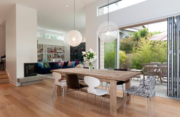 Pendant lights bring focussed lighting to the dining area