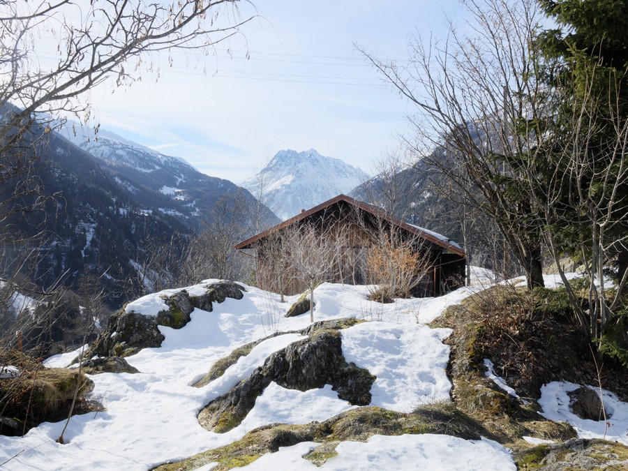 Snow-covered Swiss retreat