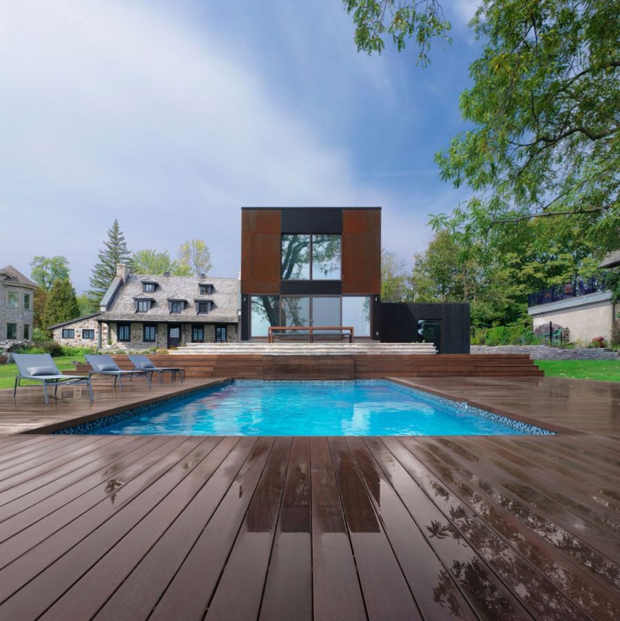 Stylish pool and deck area for the Chemin Bord du Lac