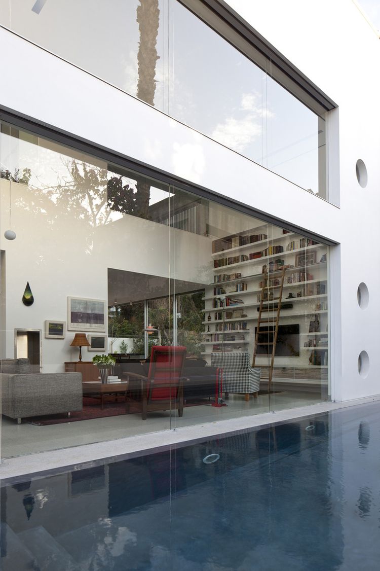 A look at the living room from the outdoor pool deck