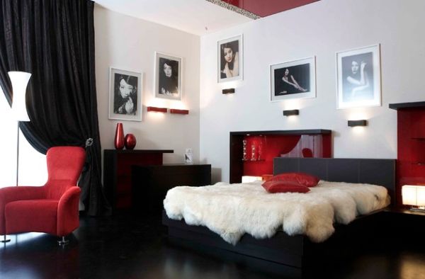 Balanced use of red in the bedroom
