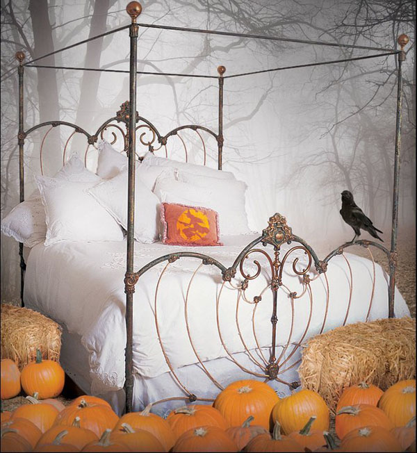 Bedrooms that seem designed for Halloween  (1)