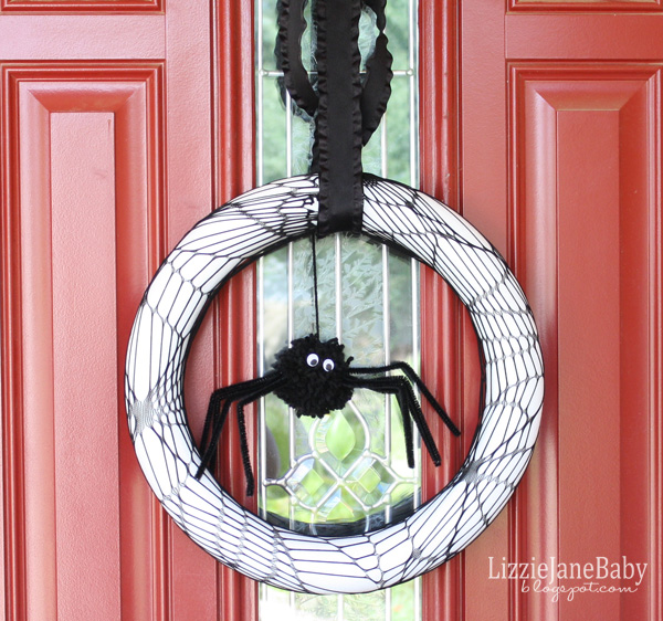 Black and white Spider Halloween Wreath