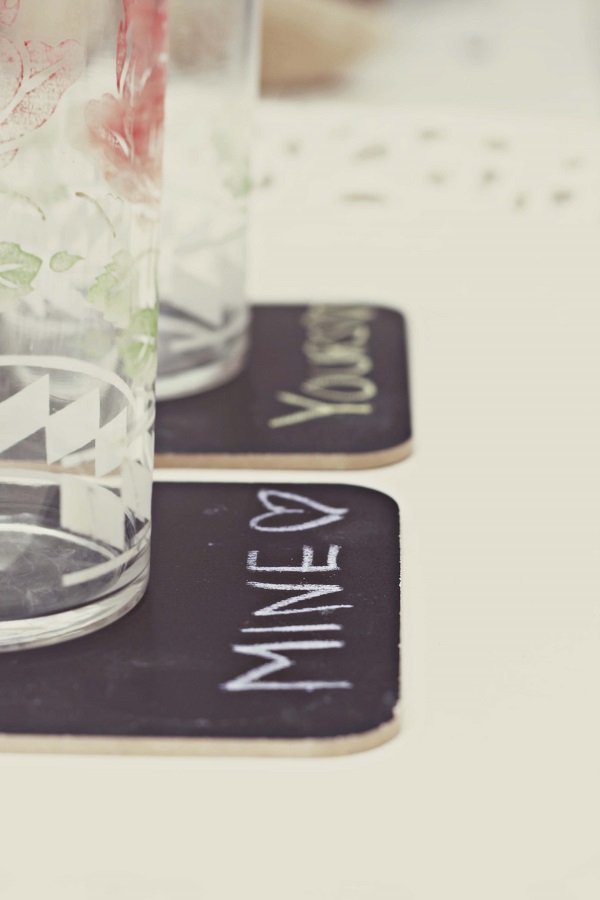 Chalkboard coasters DIY