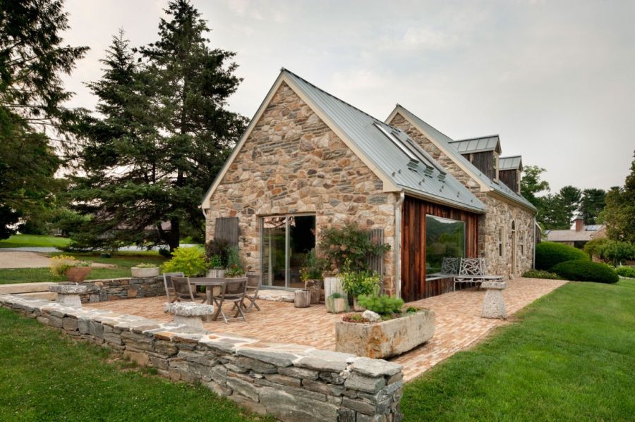 Classic stone exterior of te Doe Run Estate Mansion