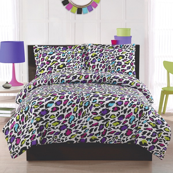 Colorful leopard print bedding