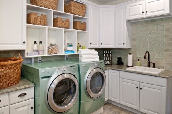 Compact laundry room with combination of selving and storage options