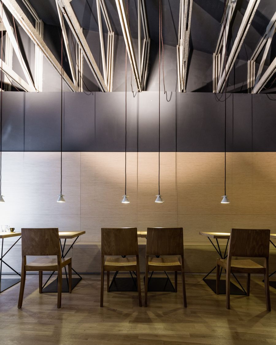 Contrasting colors used to highlight the lights