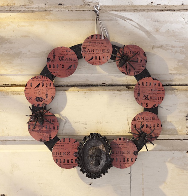 DIY Halloween Vintage Skeleton Wreath