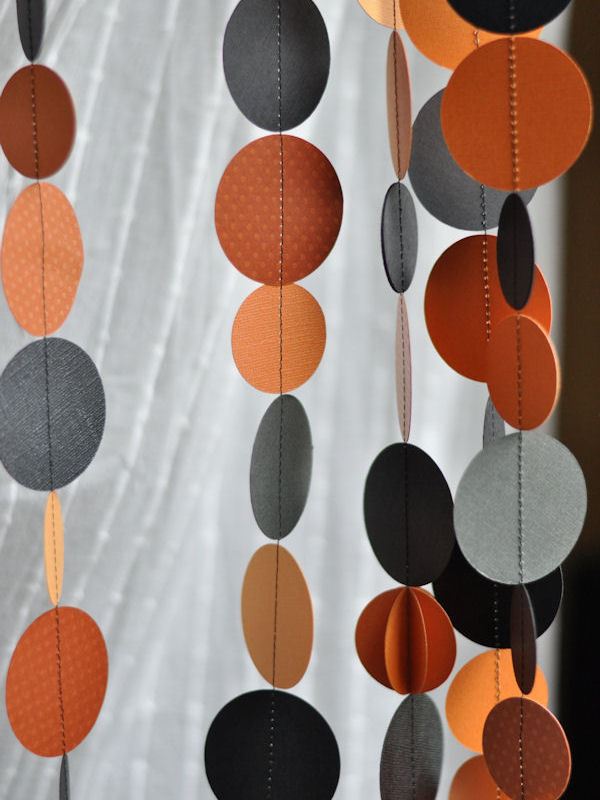 DIY Halloween paper garland