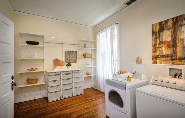 Freestanding shelves in the laundry room offer design flexibility