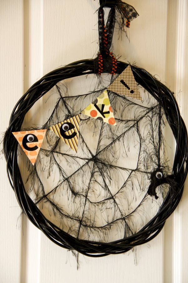 Fun spider web Halloween wreath DIY