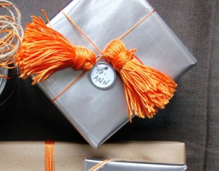 10 Gift Wrap Ideas for Design Lovers