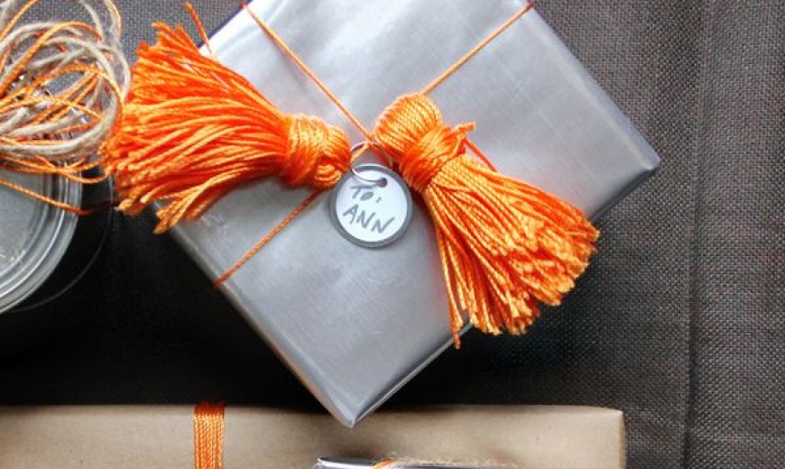 10 Gift Wrap Ideas for Design Lovers