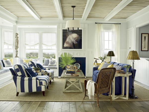 Gorgeous living room in blue and white