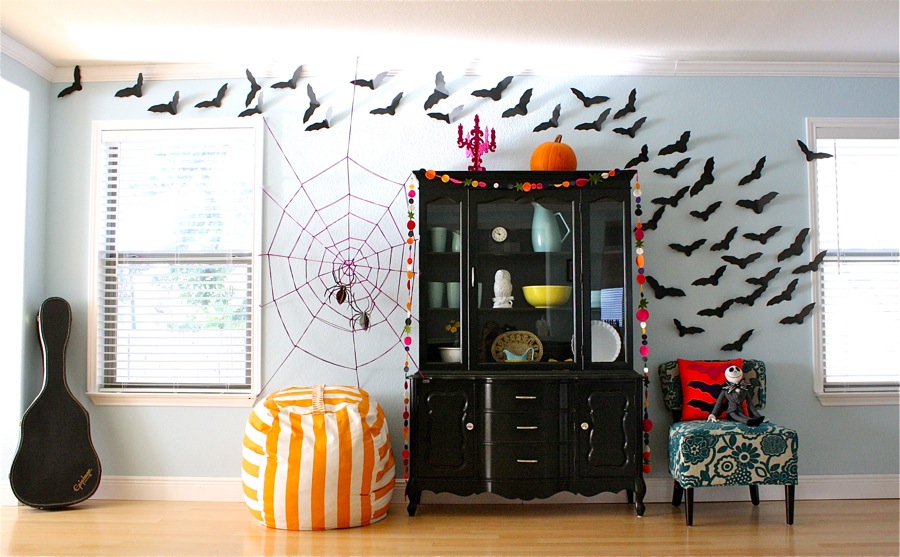 DIY Halloween Decorations: Spooky Spider Web And A Giant Spider ...