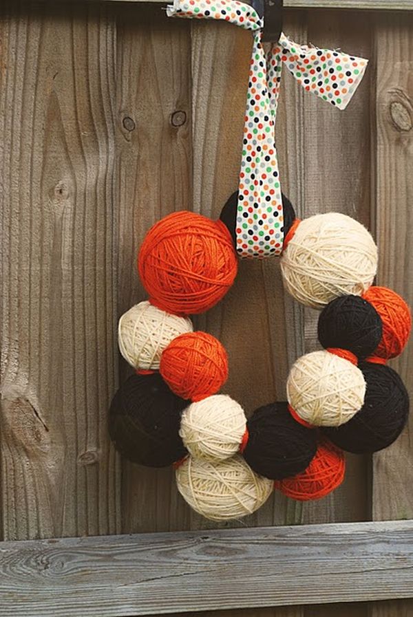 Halloween Yarn Ball Wreath DIY