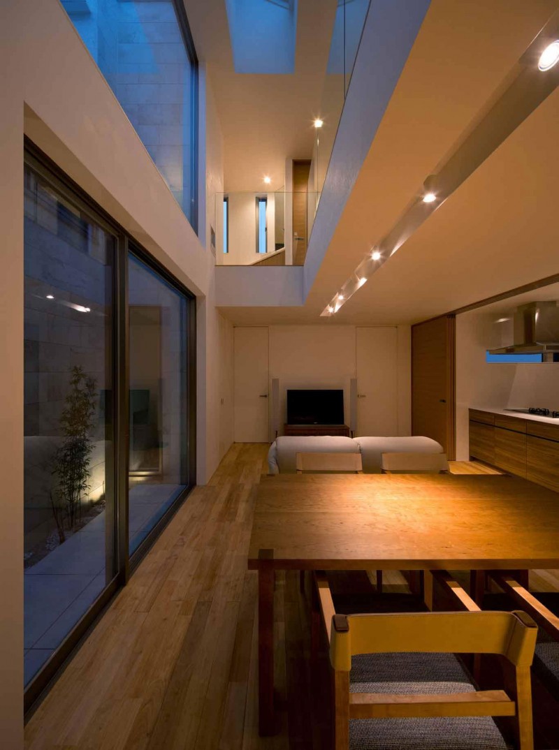 Minimalist Japanese Residence Blends Privacy With An Airy Interior